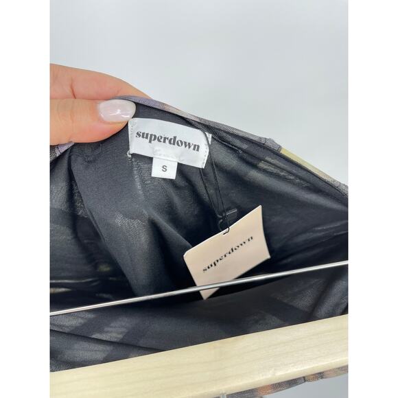 superdown | NWT Angela Midi Dress in Multi Black Angel Heaven Print S - Picture 4 of 15